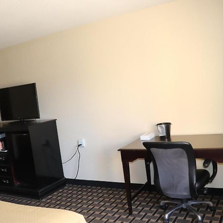 Econo Lodge Inn & Suites Wisconsin Dells Extérieur photo