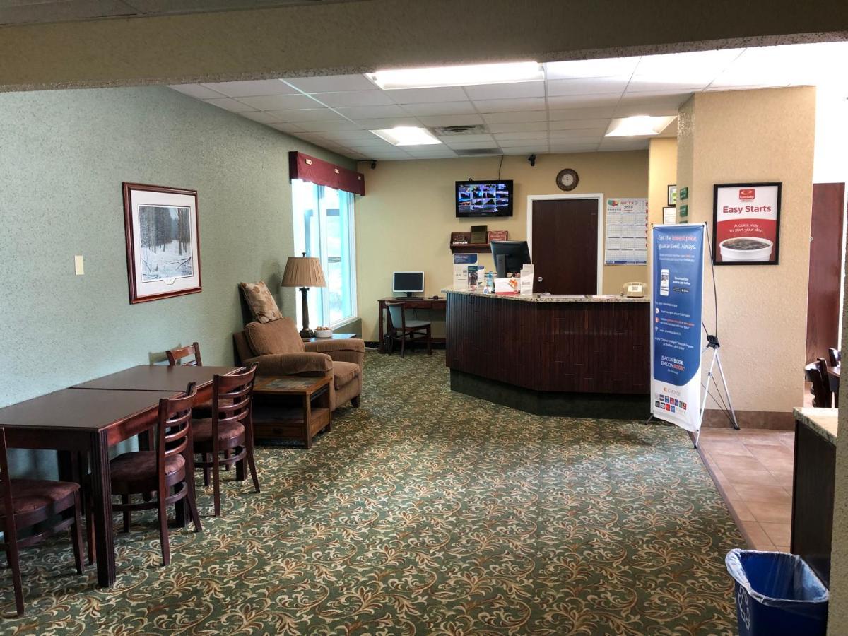 Econo Lodge Inn & Suites Wisconsin Dells Extérieur photo