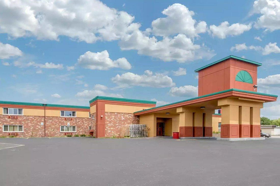 Econo Lodge Inn & Suites Wisconsin Dells Extérieur photo