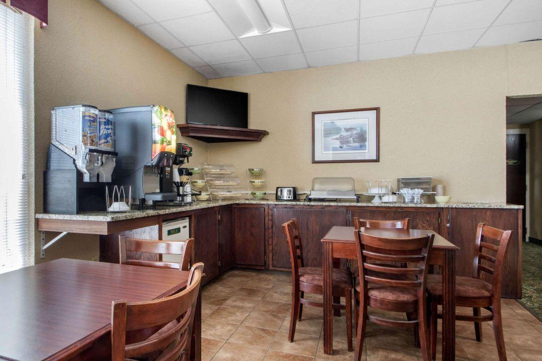 Econo Lodge Inn & Suites Wisconsin Dells Extérieur photo