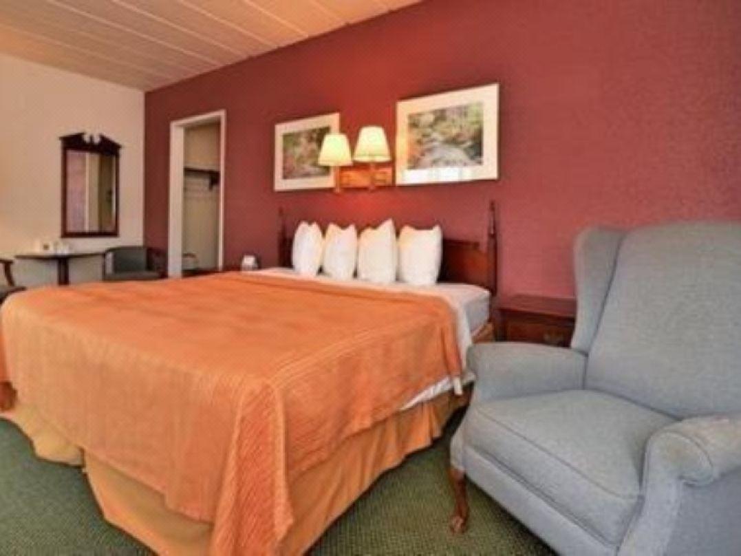 Econo Lodge Inn & Suites Wisconsin Dells Extérieur photo