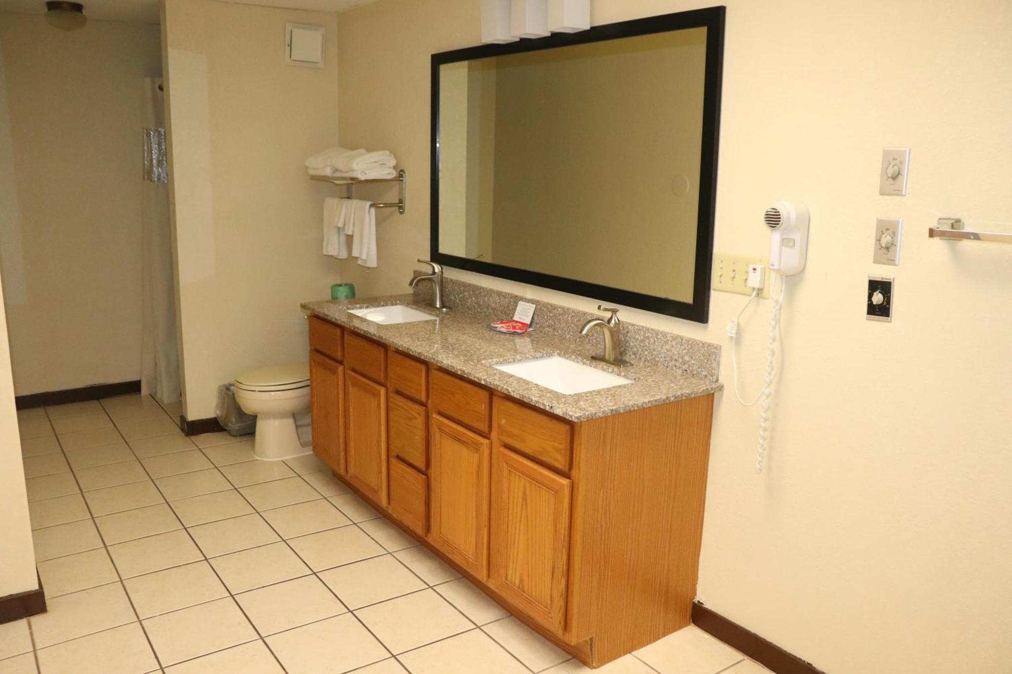 Econo Lodge Inn & Suites Wisconsin Dells Extérieur photo