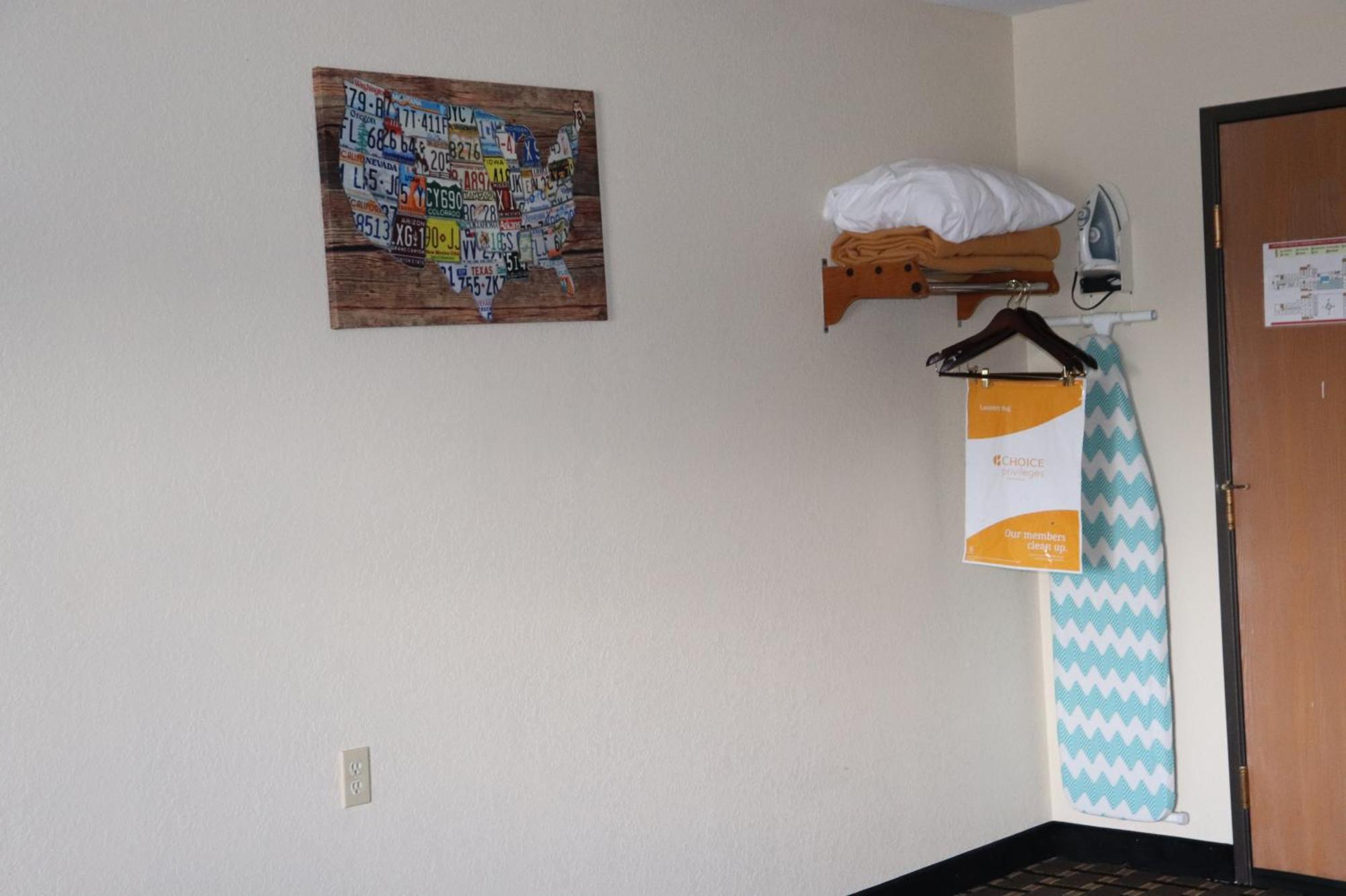 Econo Lodge Inn & Suites Wisconsin Dells Extérieur photo